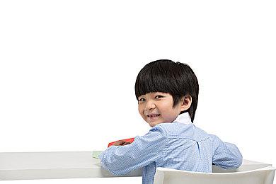 《狐狸尾巴》登陆Steam 马里奥风格2D横版动作